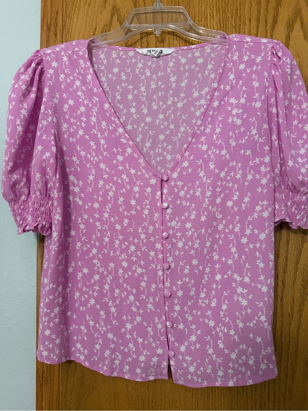 BB Dakota Pink White Floral Button-Front Puff Sleeve Blouse
